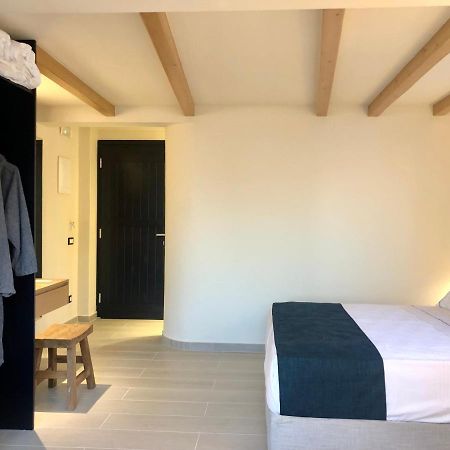 Candele Suites ثيرا المظهر الخارجي الصورة