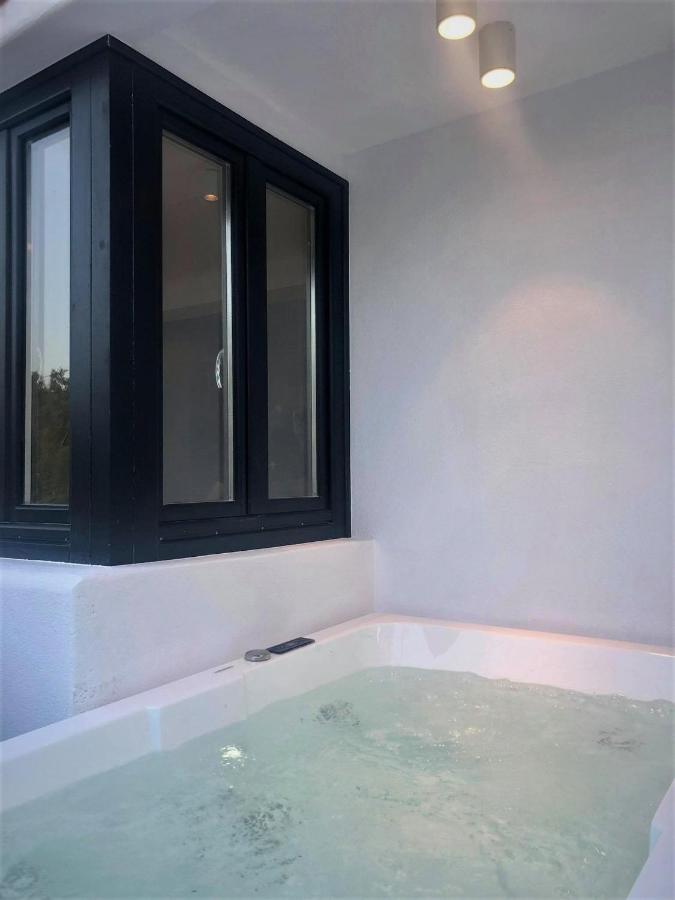 Candele Suites ثيرا المظهر الخارجي الصورة